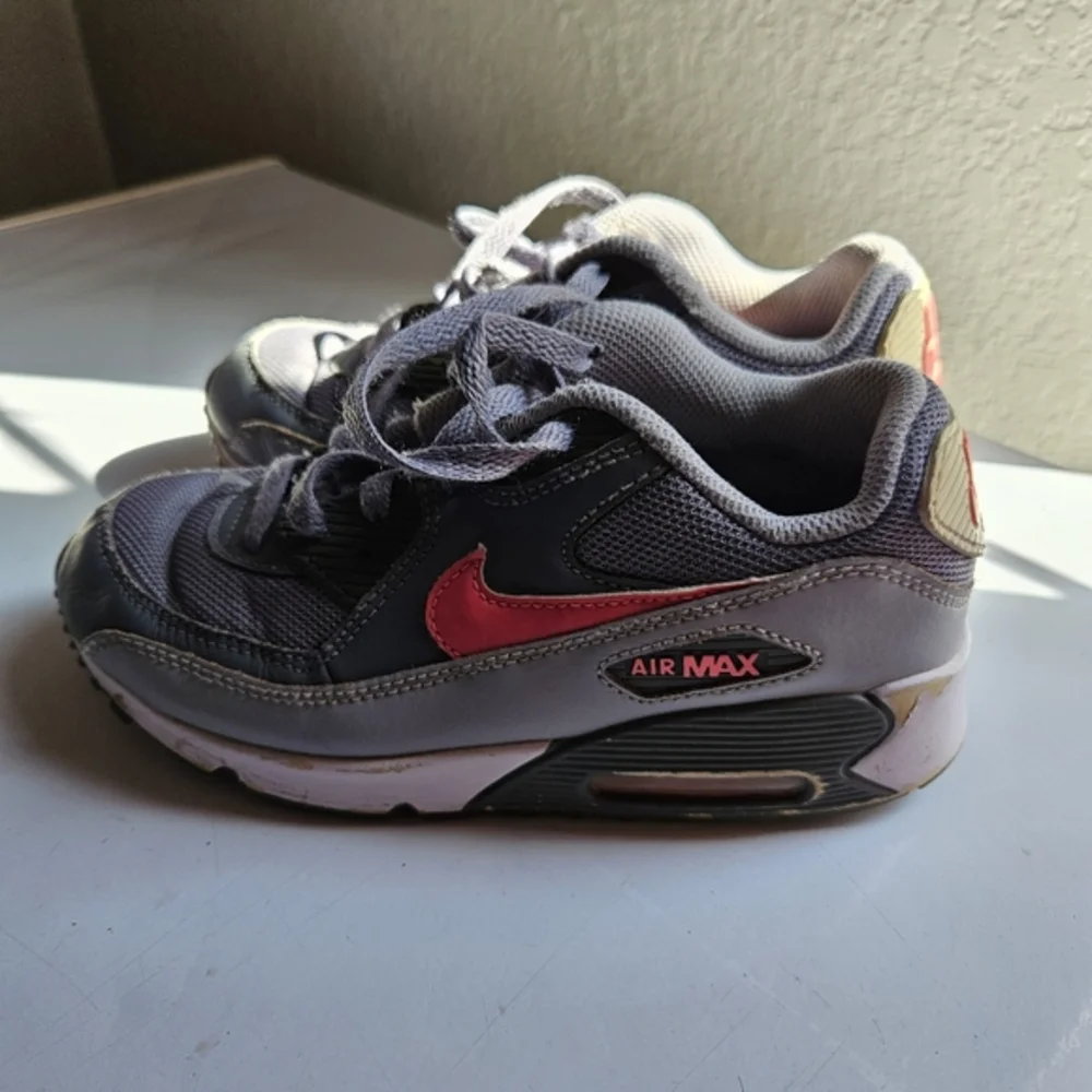 NIKE AIR MAX 724856-007 Gray Pink Sneakers‎ Size US 2Y EUR 33.5